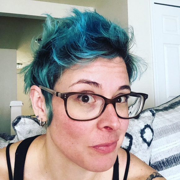 Meet your Posher, Becky - Picture 2 of 2